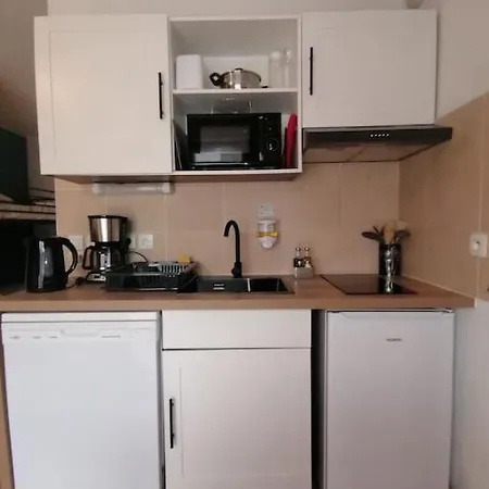 De La Marmotte Cendree, Dans De Tourisme 3 Etoiles * Лурд